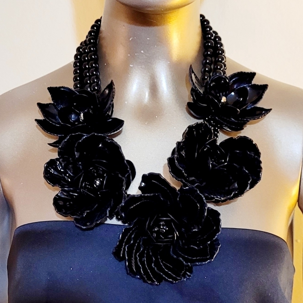 NWT Black Pearl Floral Avant Garde Necklace